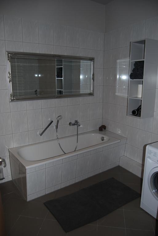 B2-Ferienwohnung Erfurt Rum bild